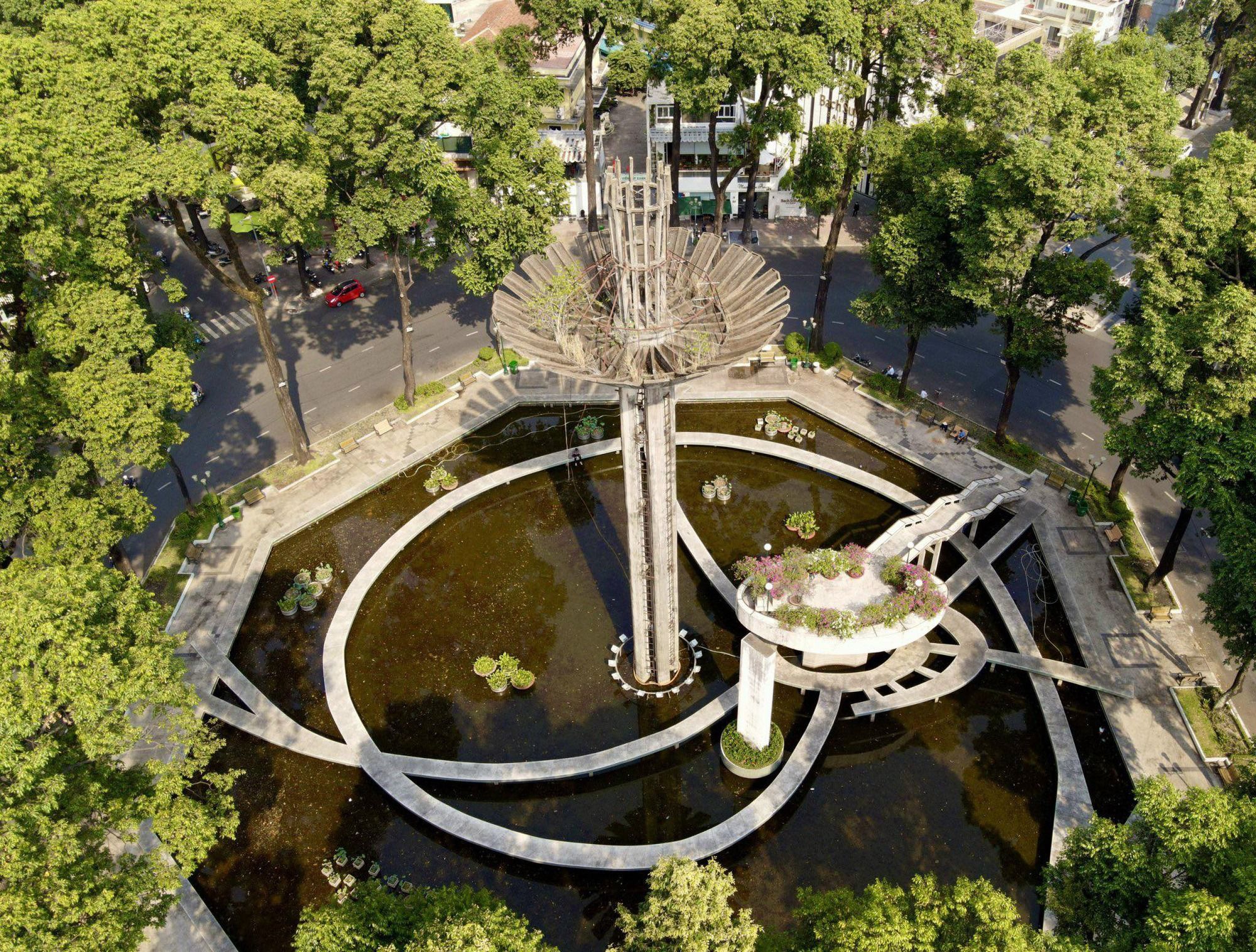 Khám phá vẻ đẹp độc đáo của Hồ Con Rùa giữa lòng Sài Gòn