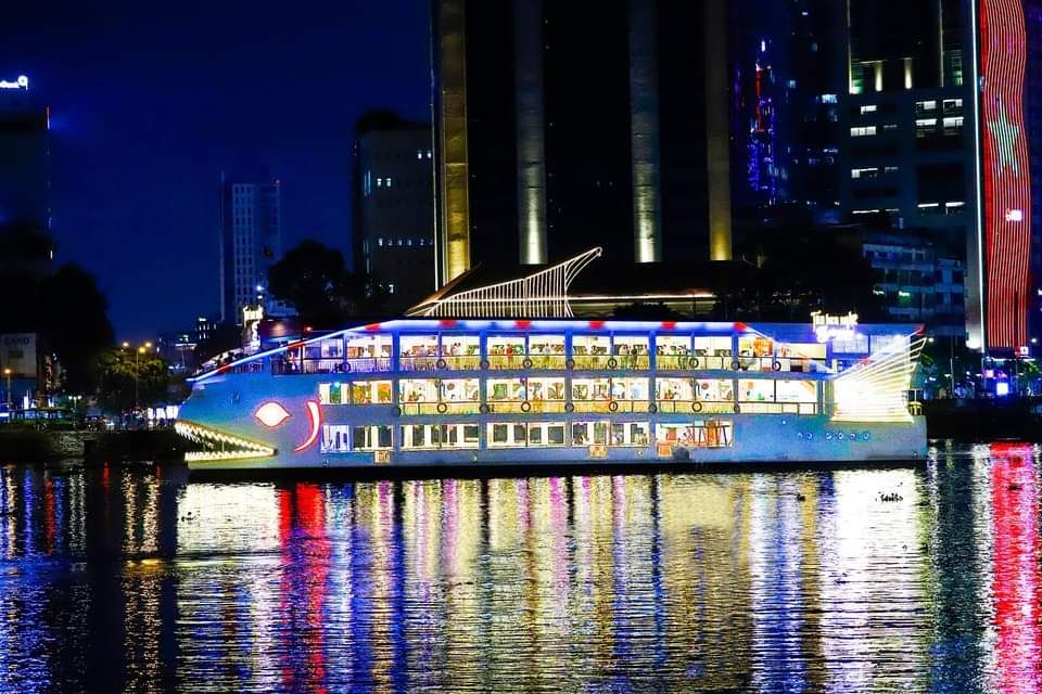 Trải Nghiệm Tàu Du Lịch Trên Sông Sài Gòn – Hành Trình Khám Phá Thành Phố Từ Góc Nhìn Mới