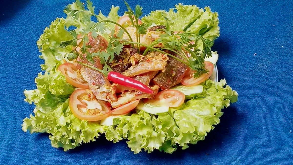 2 cách làm khô cá lóc sốt me và sốt bơ tỏi thơm ngon dễ làm tại nhà
