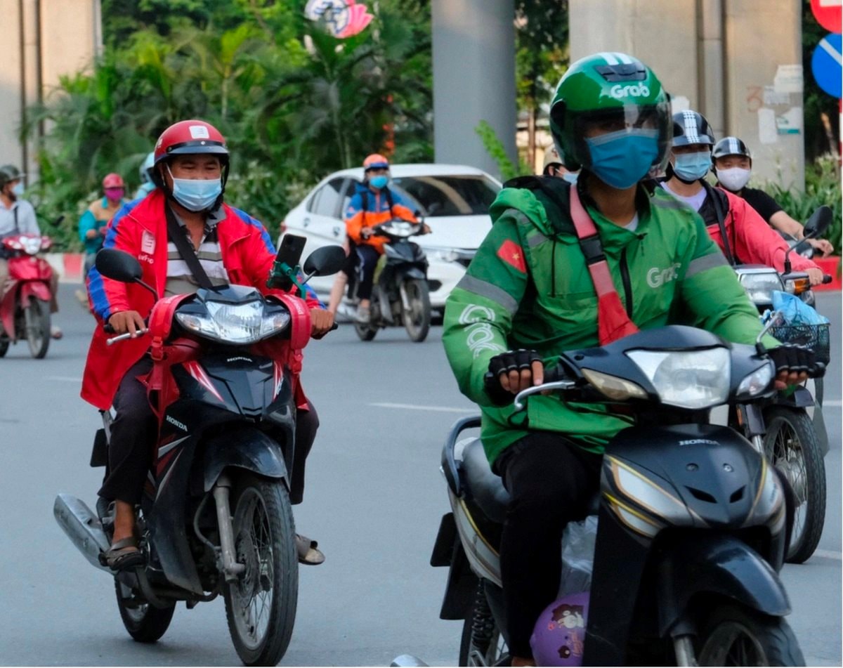 Lấy ý kiến dự thảo tài xế xe ôm phải có thẻ hành nghề