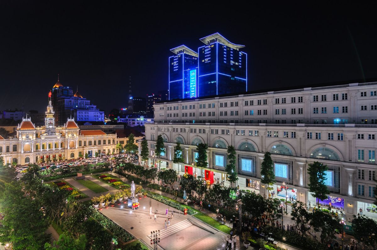 Phố đi bộ Nguyễn Huệ: Gợi ý ăn gì, chơi gì từ A đến Z - Vexere
